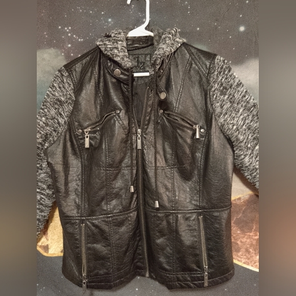 SIZE XL black pleather biker jacket with static gray fabric sleeves - Picture 4 of 11